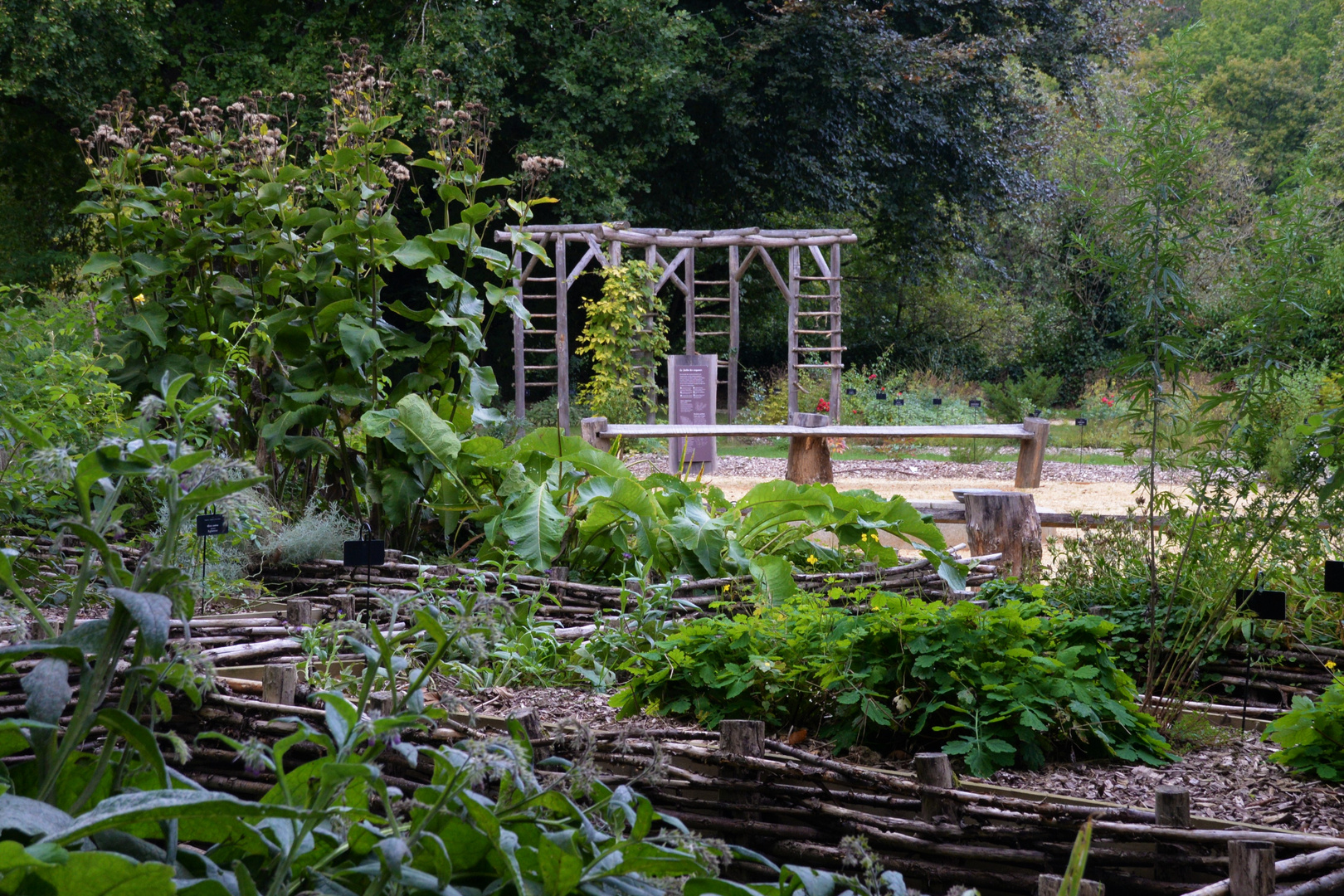 Le Jardin pédagogique du site de Bonvouloir de Juvigny Val d'Andaine (61)ny 