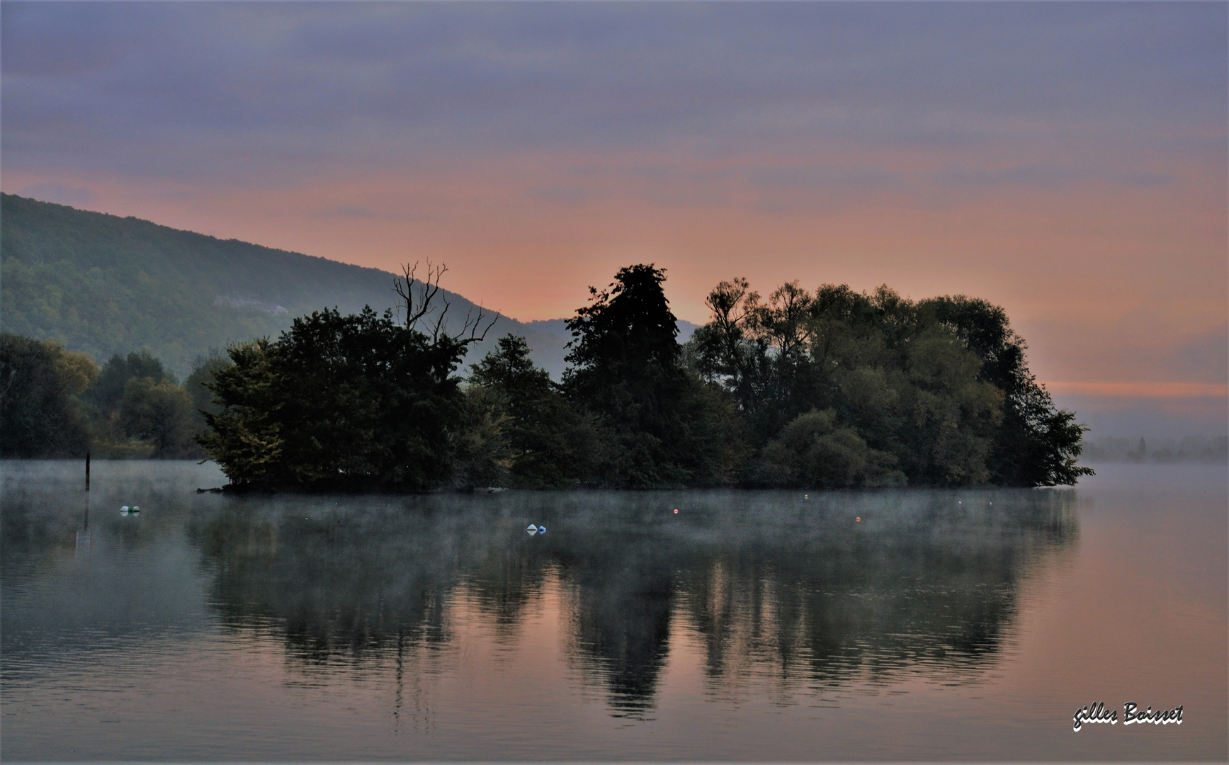 le Jour se lève sur la Seine.