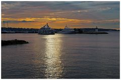 le jour se lève.......alba sul porto ....