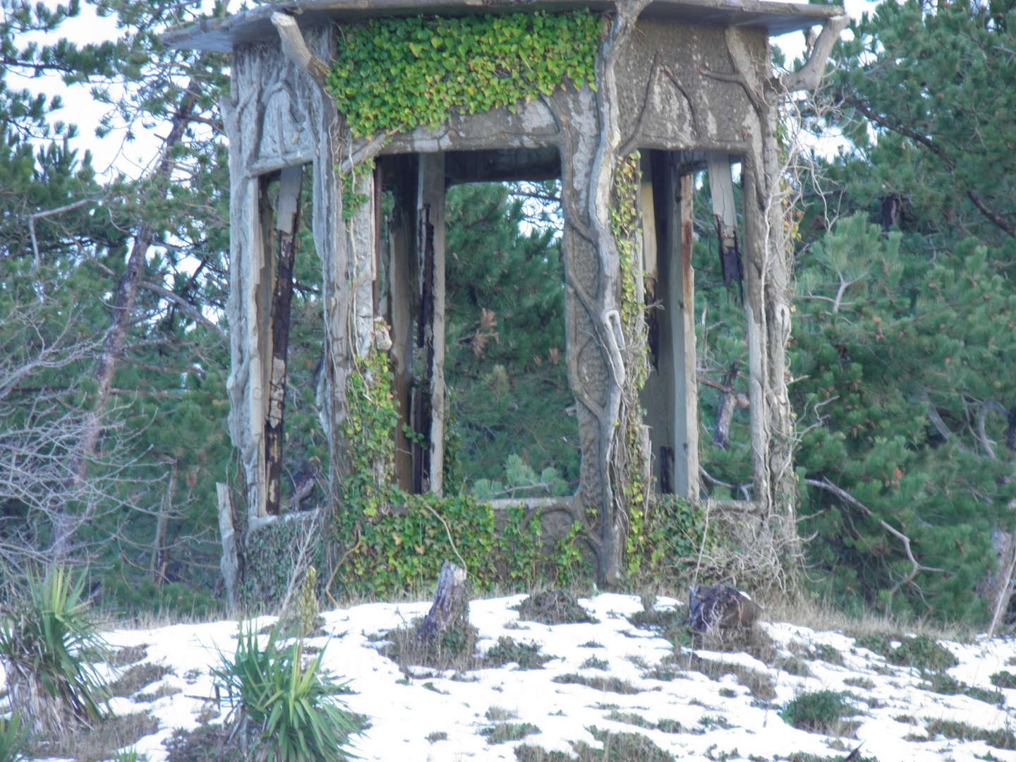 Le Kiosque de Jardin,délabré,début 19e Siécle...