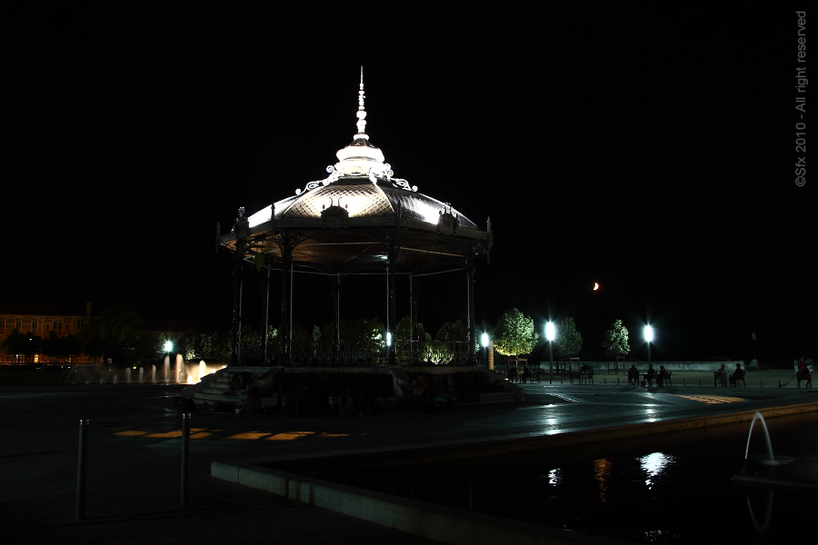 ...Le kiosque de Peynet (Valence)...