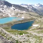 Le lac blanc et le lac noir à côté du refuge du Carrot.