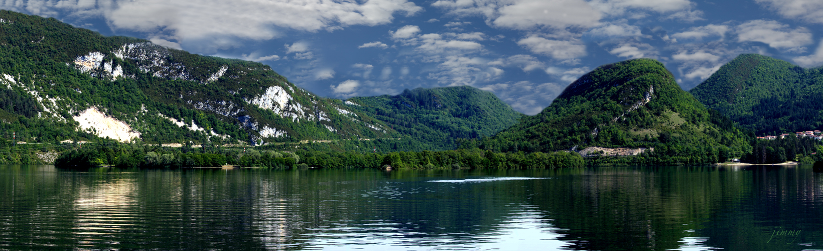 Le Lac de Condrieux (Ain)   © Tous droits réservés