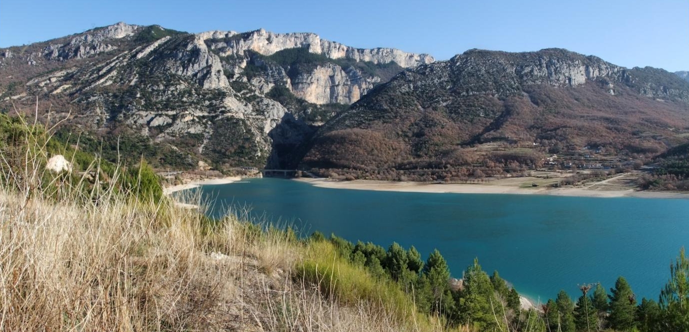 Le lac de Sainte Croix en allant vers Moustiers (O4)