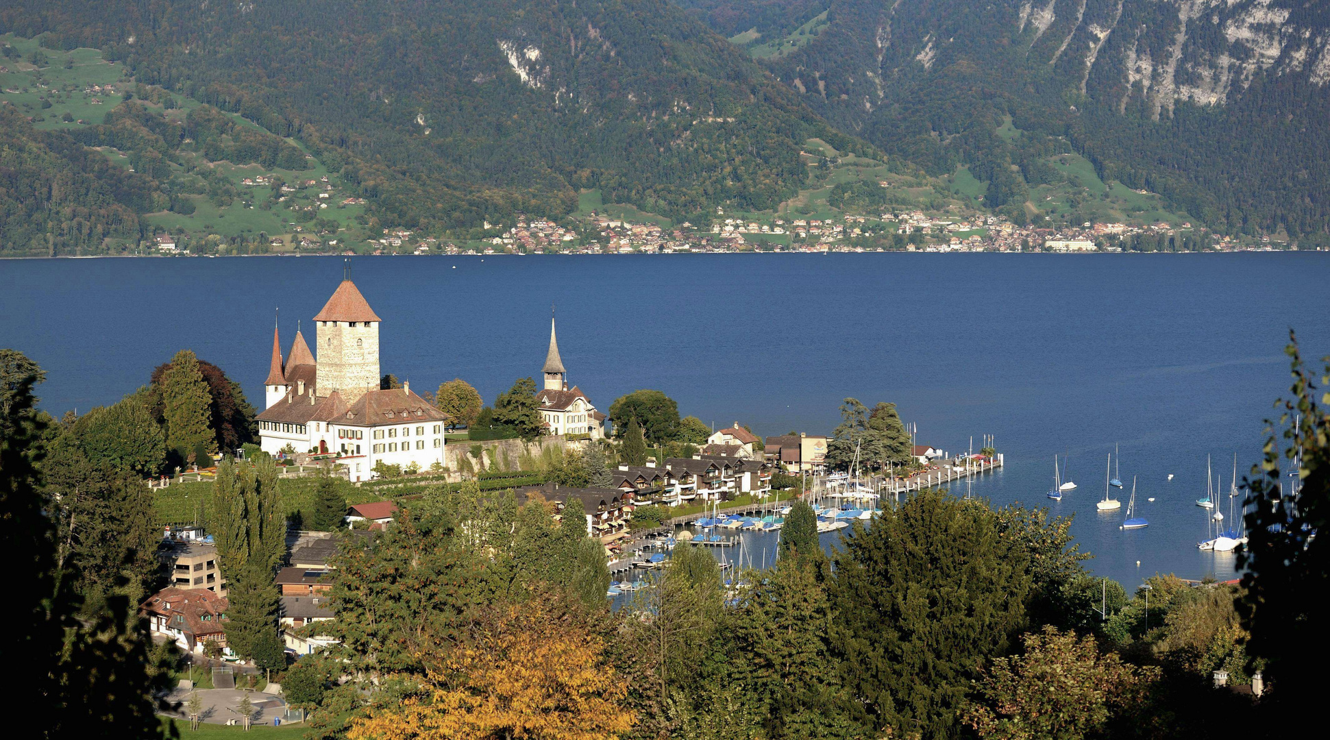 Le lac de Thoune (Oberland bernois) ...