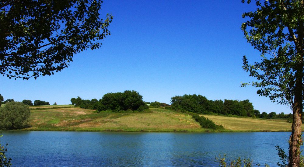 Le lac du Bousquetara, vue sur la rive est - Der Bousquetara See, Aussicht auf den östlichen Ufer