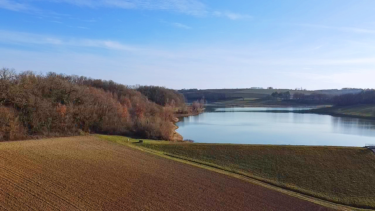 Le lac du Bousquetarra en hiver