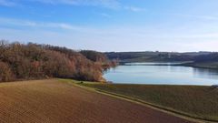 Le lac du Bousquetarra en hiver