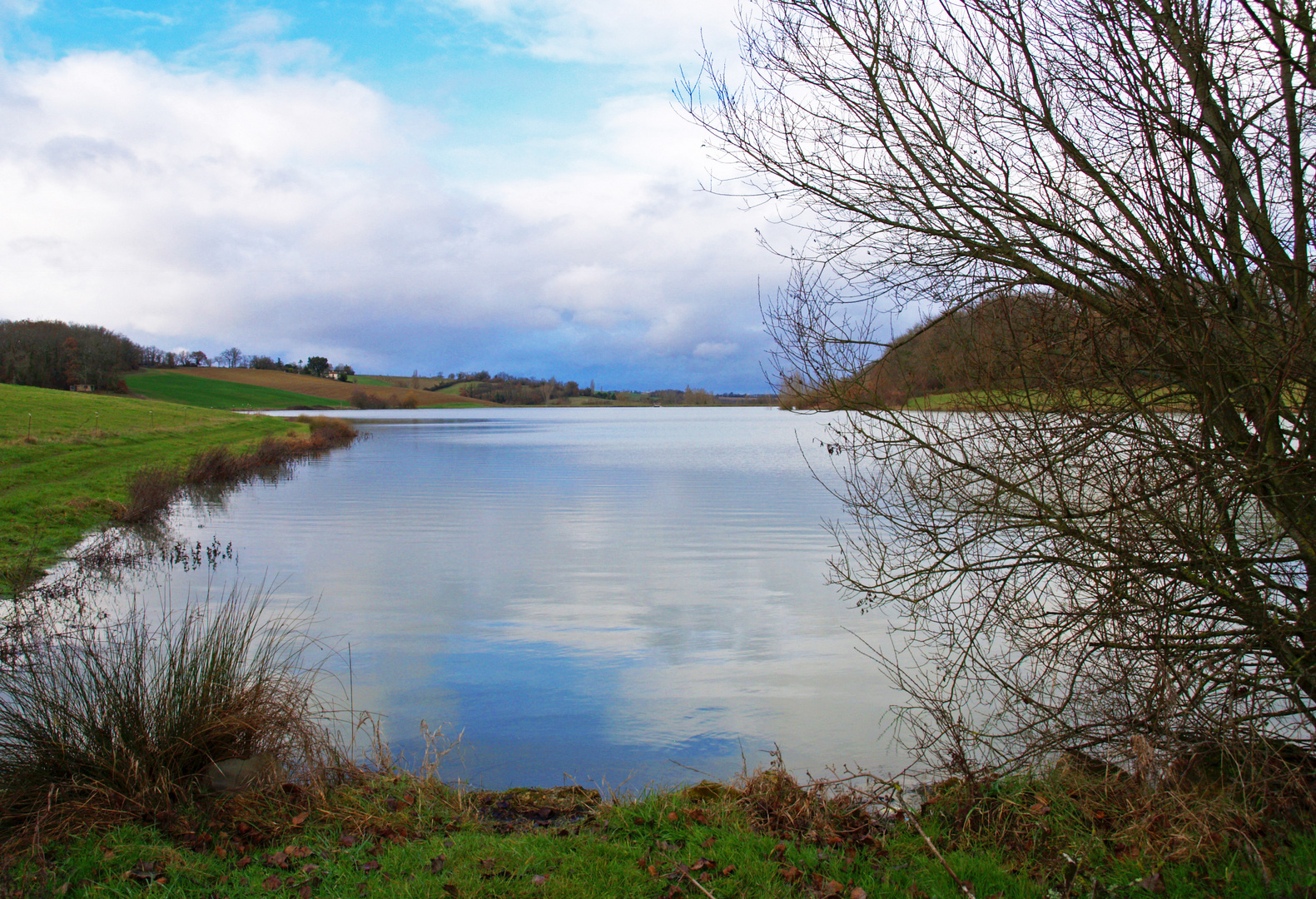 Le lac du Bousquetarra en hiver