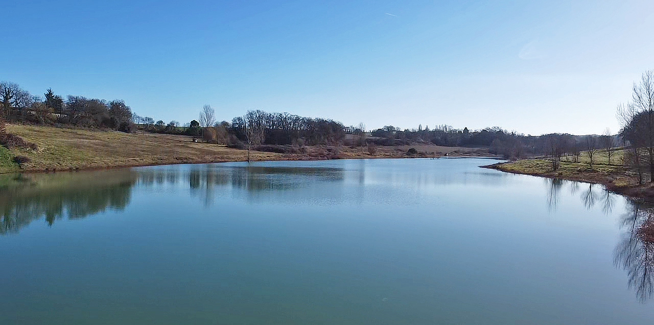 Le lac du Bousquetarra vu par le drone