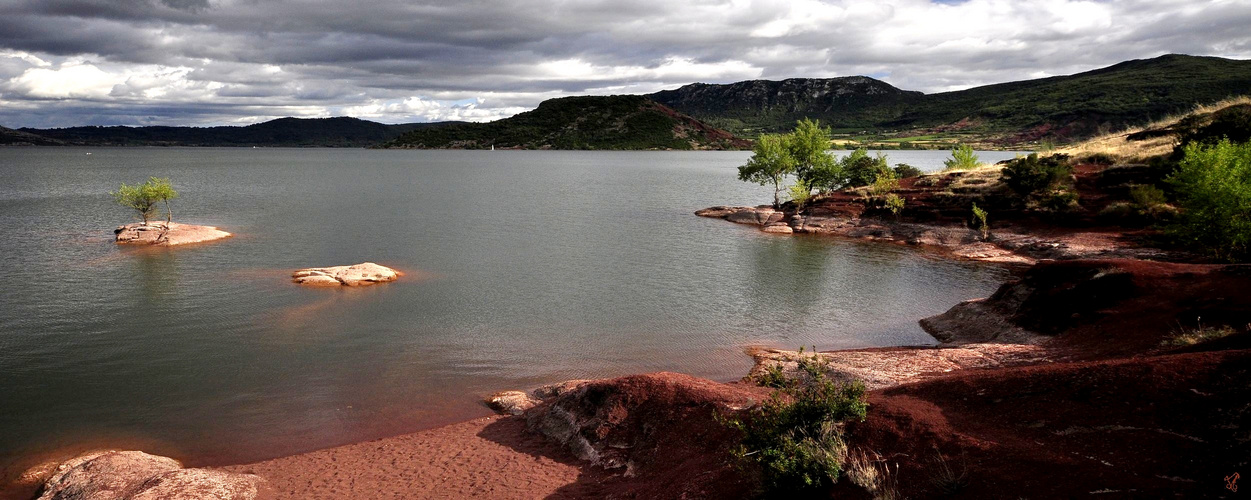 Le Lac du Salagou