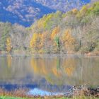 Le lac et ses reflets (Nord du Lot)