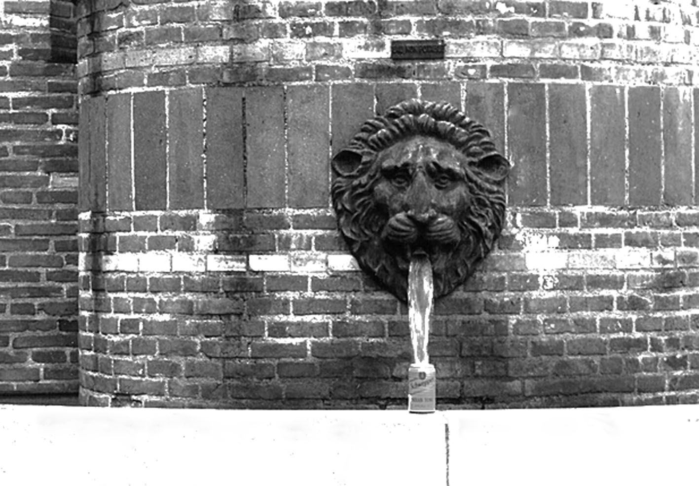 Le lion inéffable de la fontaine...