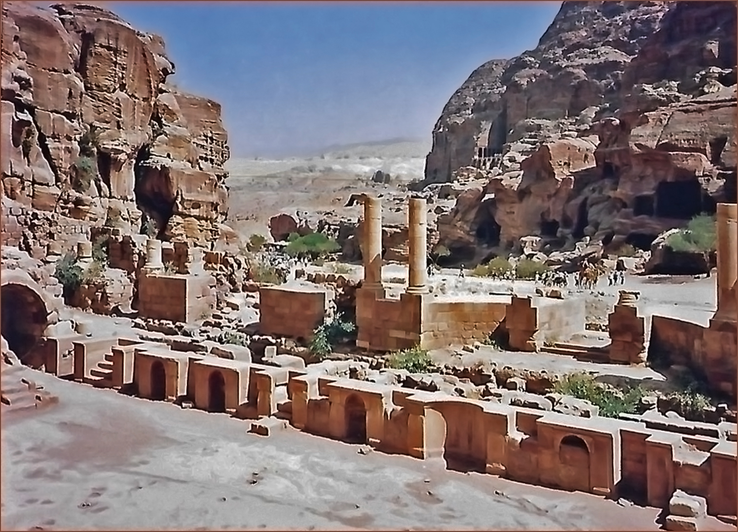 Le long de la voie principale de la ville basse de Petra