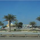 Le long de l’autoroute entre Dubaï et Abu Dhabi…