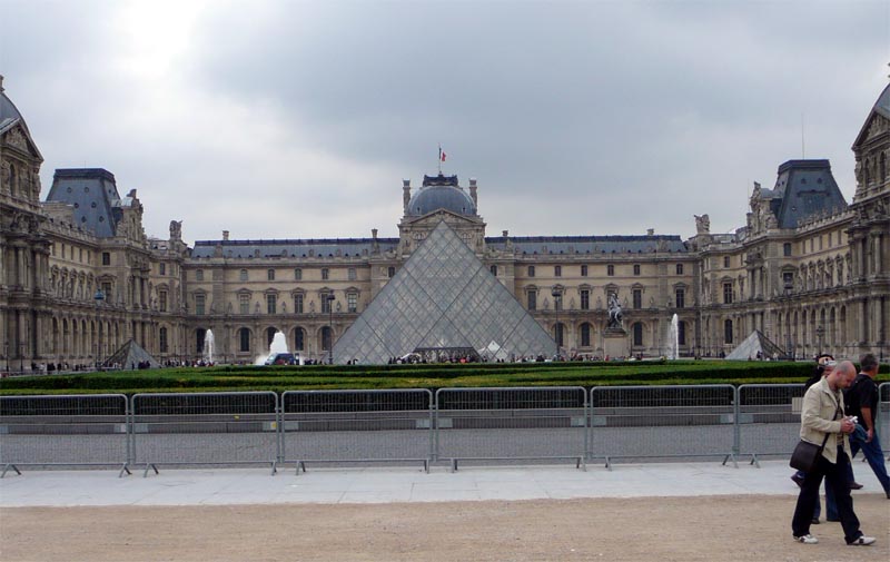 Le Louvre ...