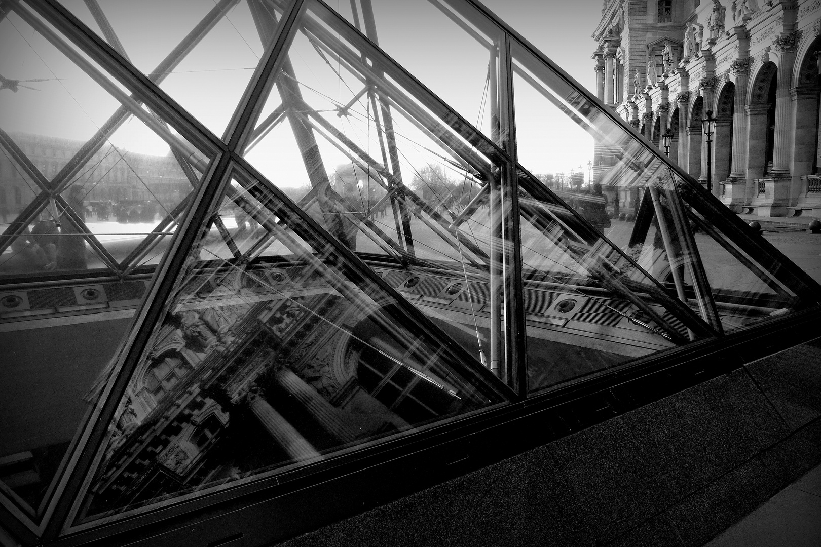 Le Louvre en vitrine