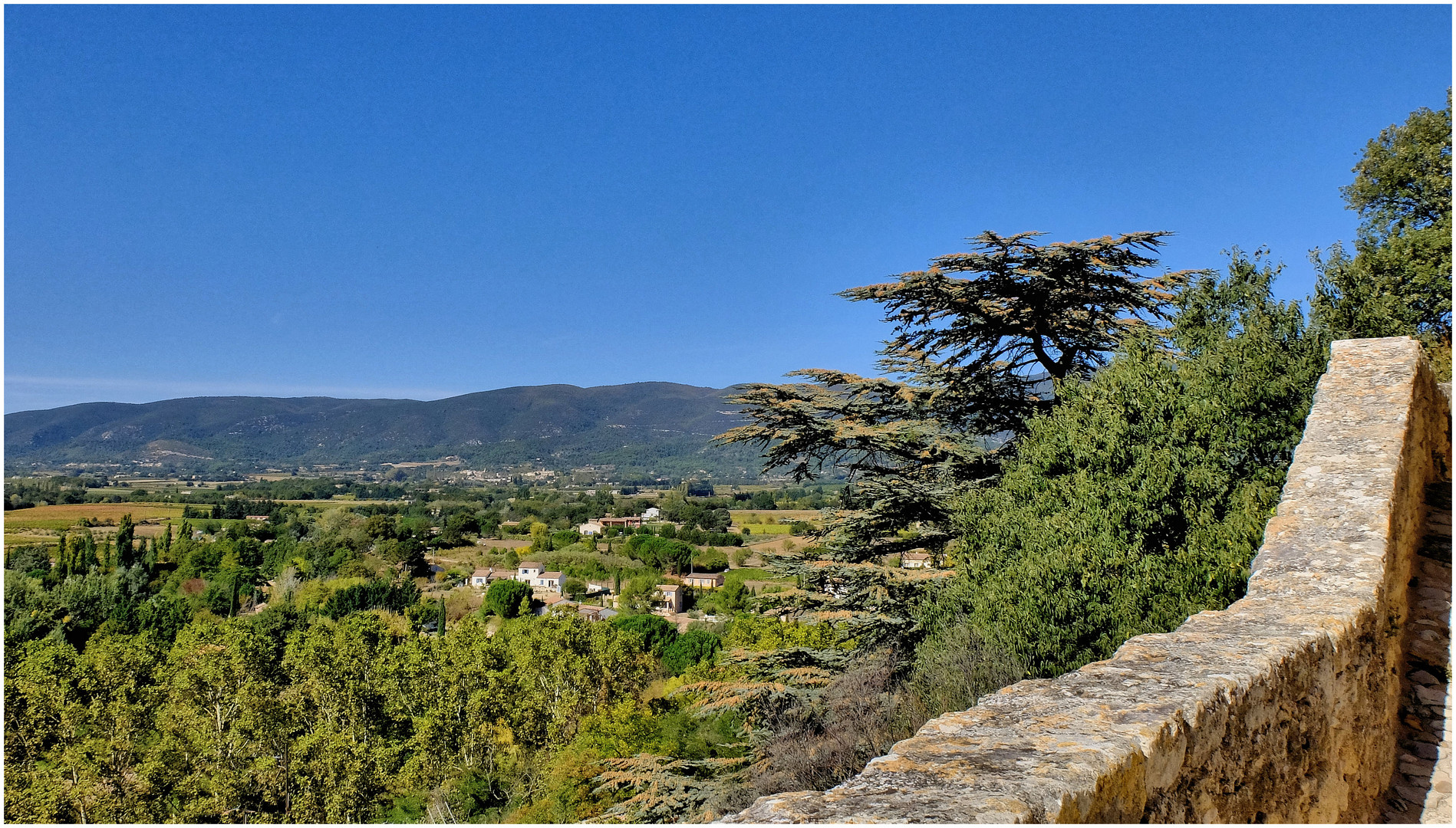 Le Luberon à Ansouis