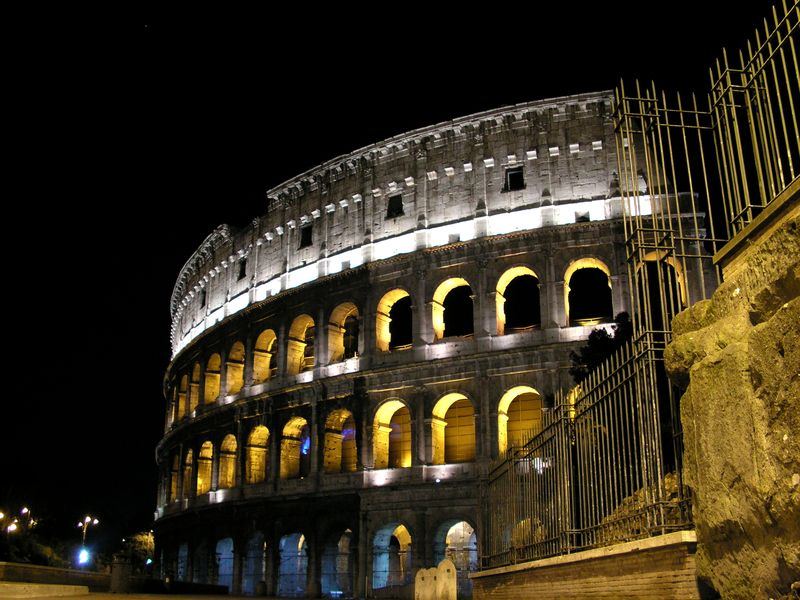 Le luci del Colosseo