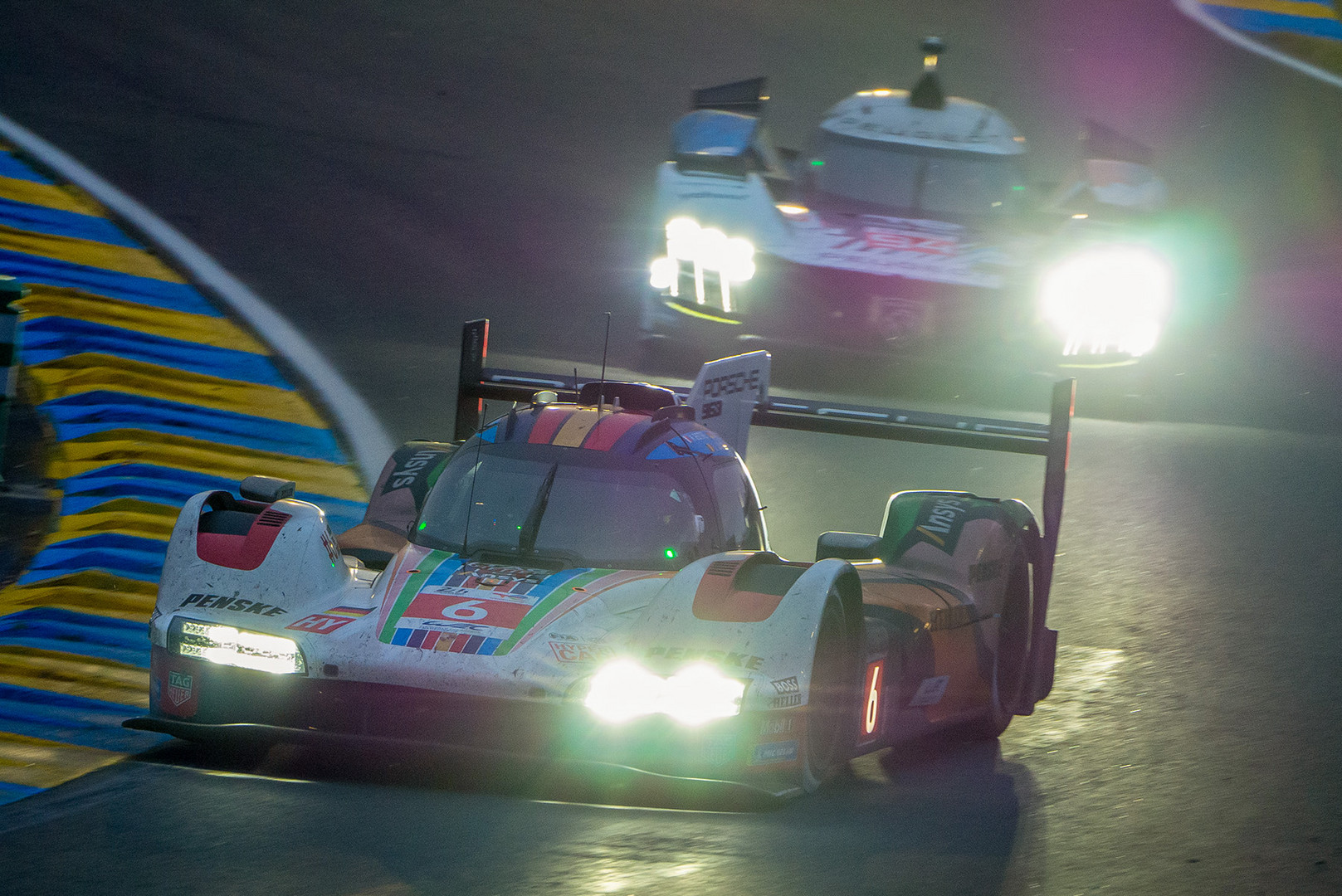 Le Mans 2023: Porsche vs. Peugeot
