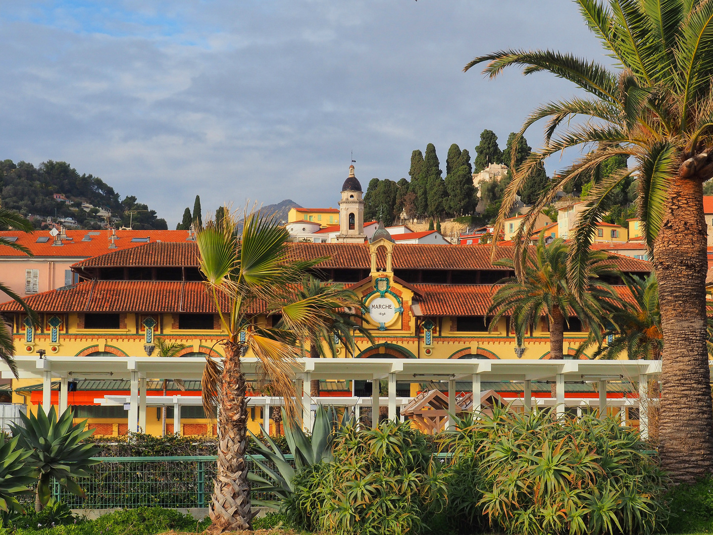 Le marché municipal deMenton…