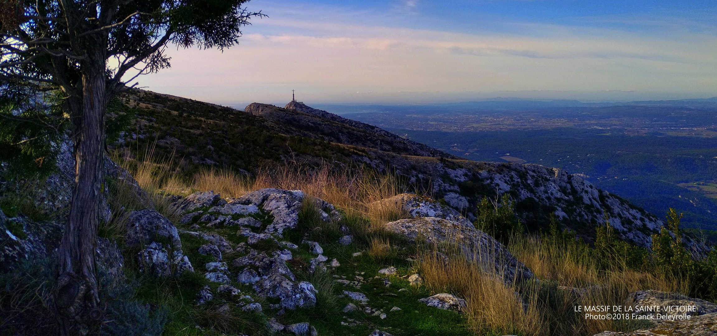 Le massif de la Sainte-Victoire (la Croix de Provence)