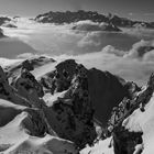 le massif du mont blanc dans le fond