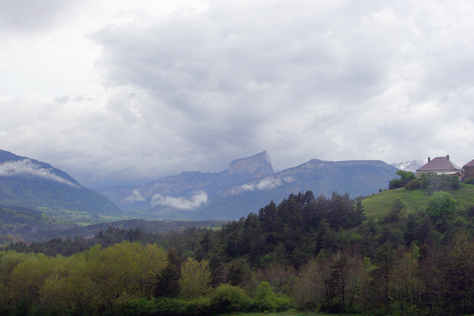 Le Mont Aiguille ...