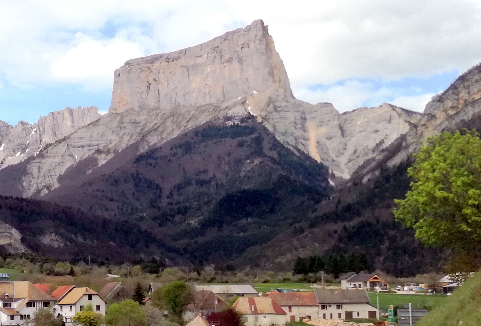 Le Mont Aiguille, Massif du Vercors, France