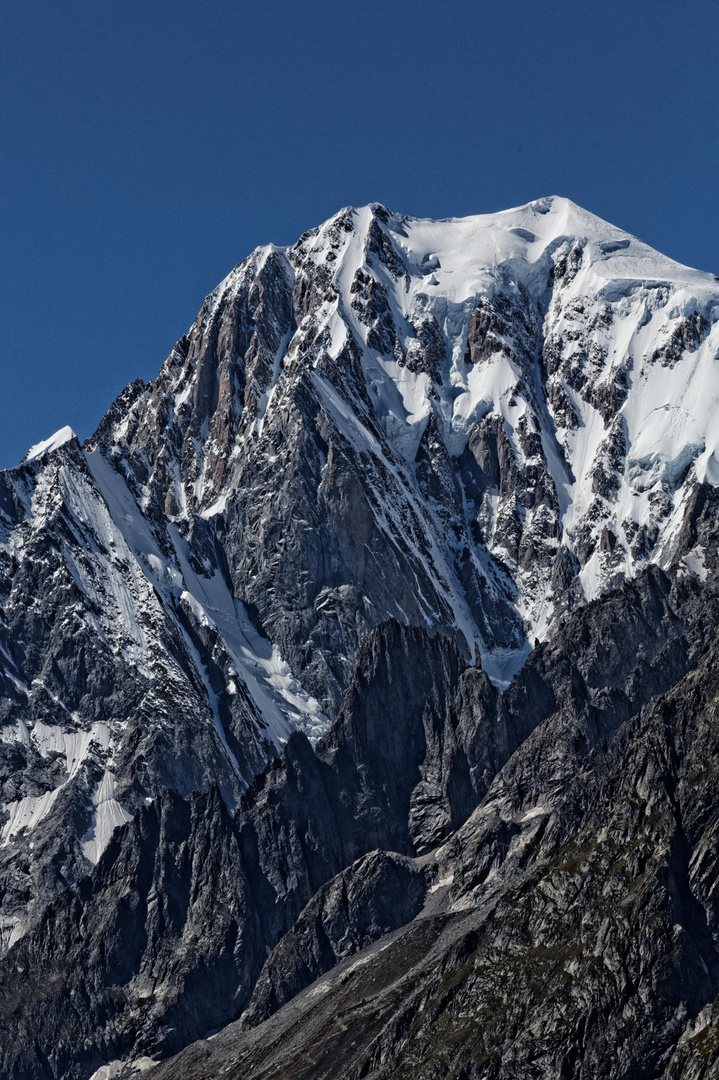 Le Mont-Blanc, vu depuis le refuge Bonatti, Val Ferret.
