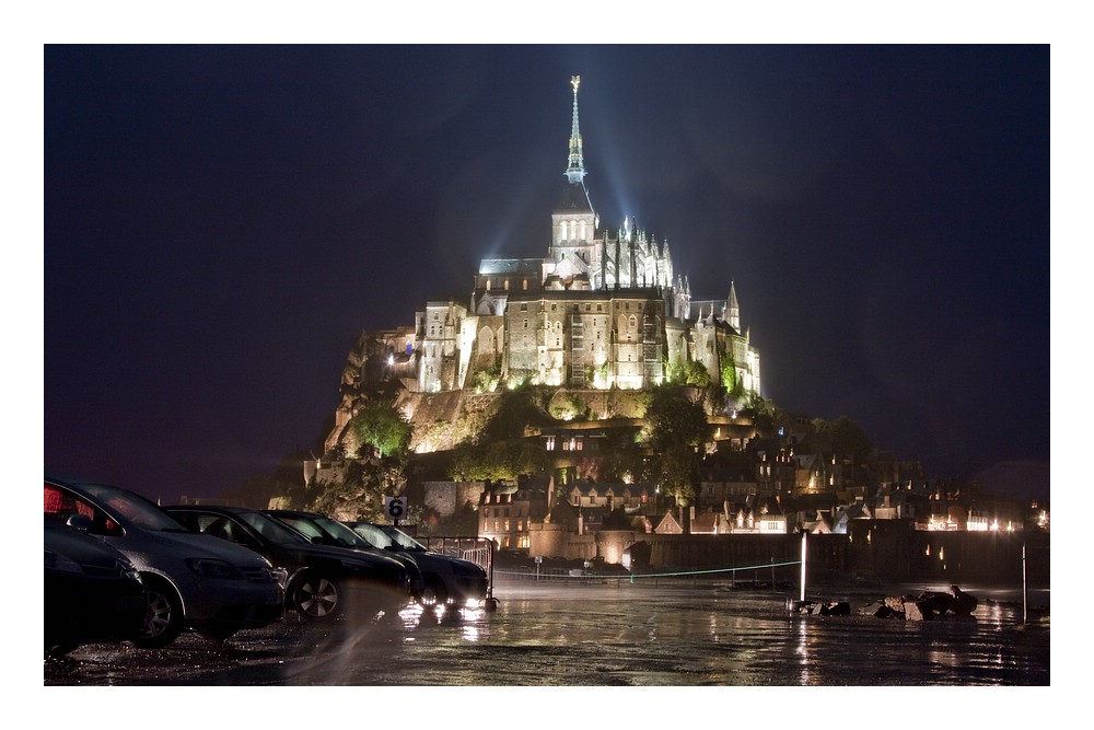 Le Mont - Saint - Michel von aussen
