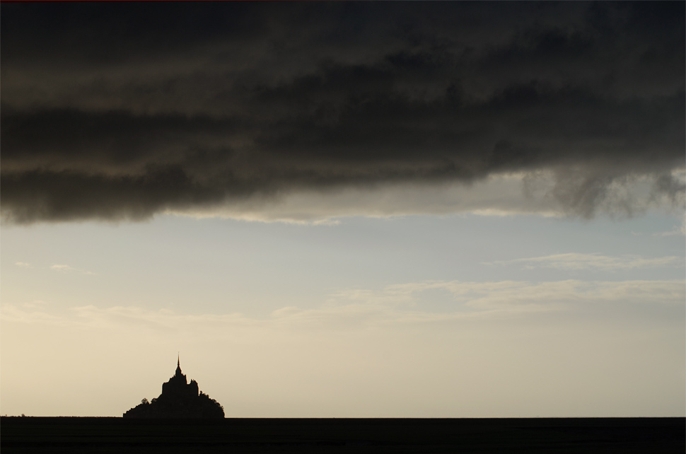 Le Mont-St-Michel vor dem Regenschauer
