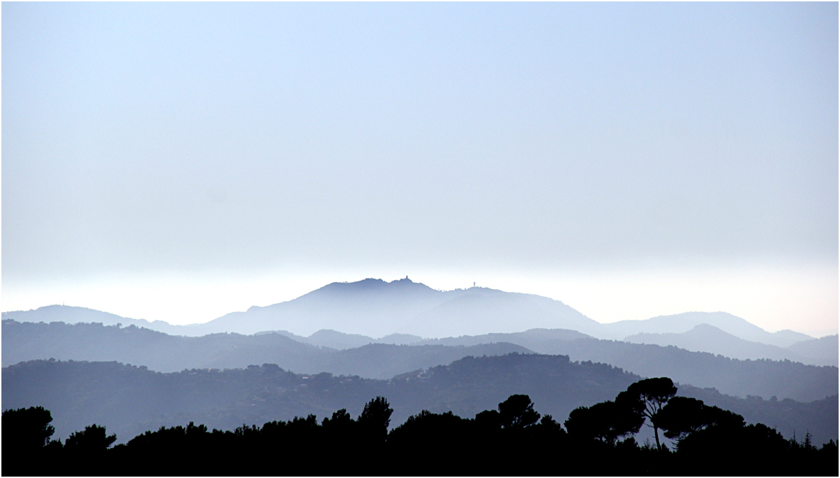 le Mont Vinaigre  sort de la brume