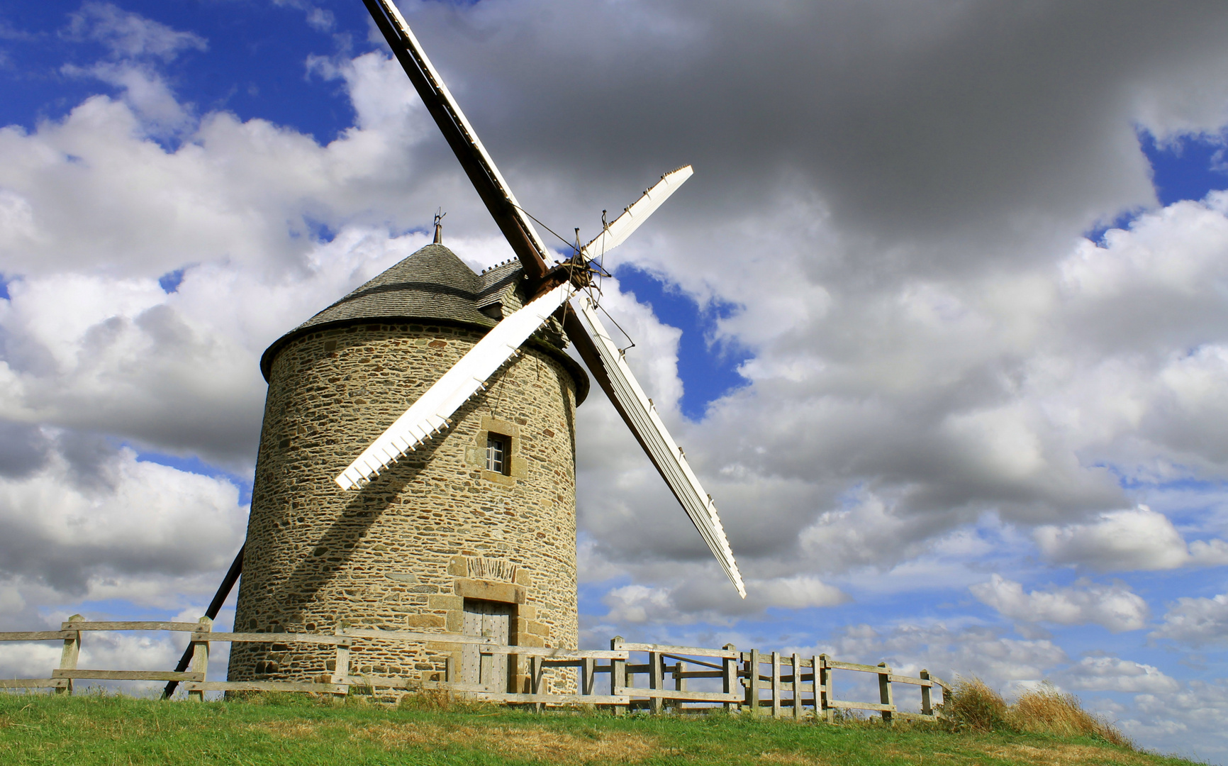 Le Moulin