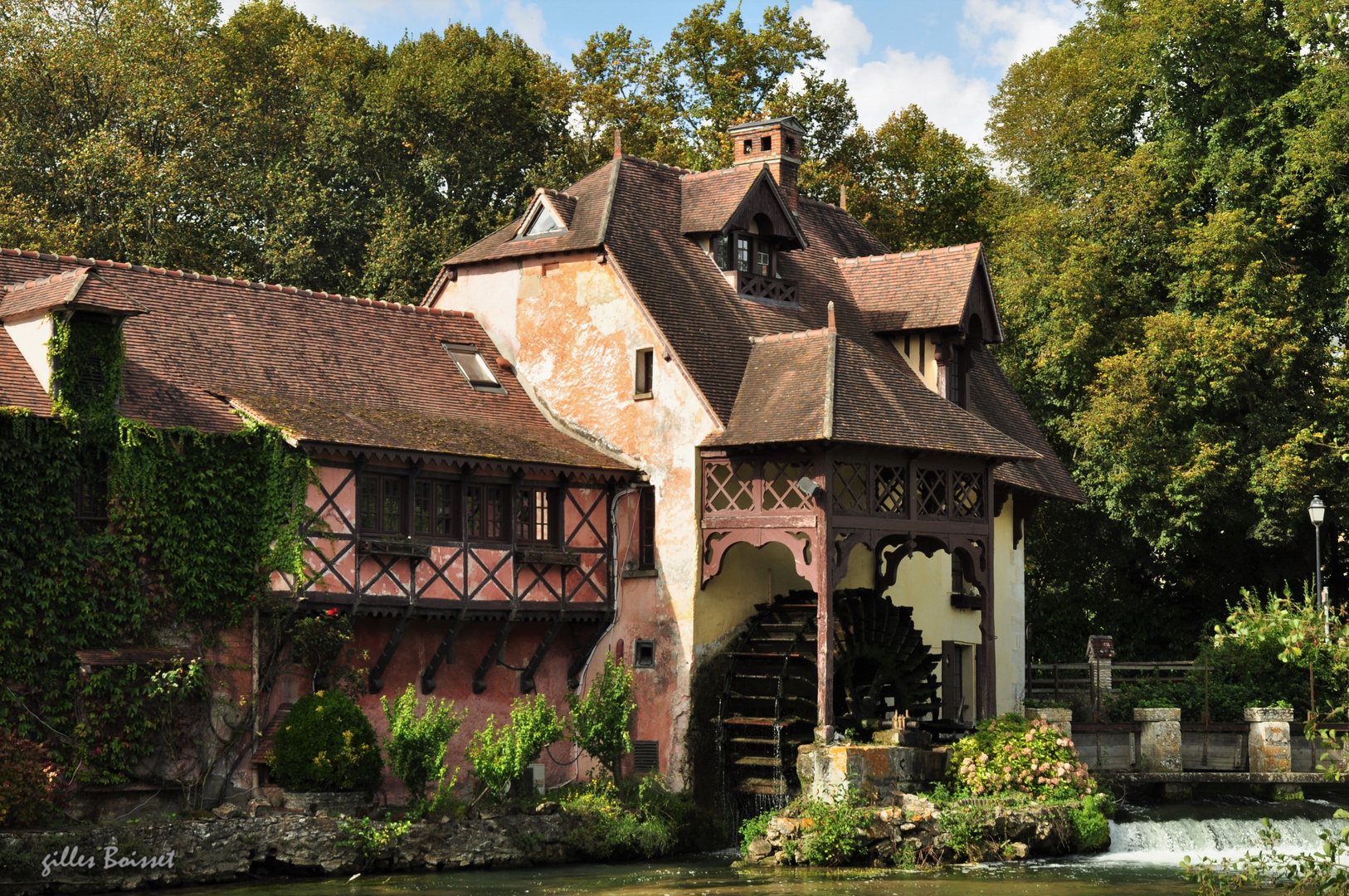 Le moulin de Fourges au cœur de septembre