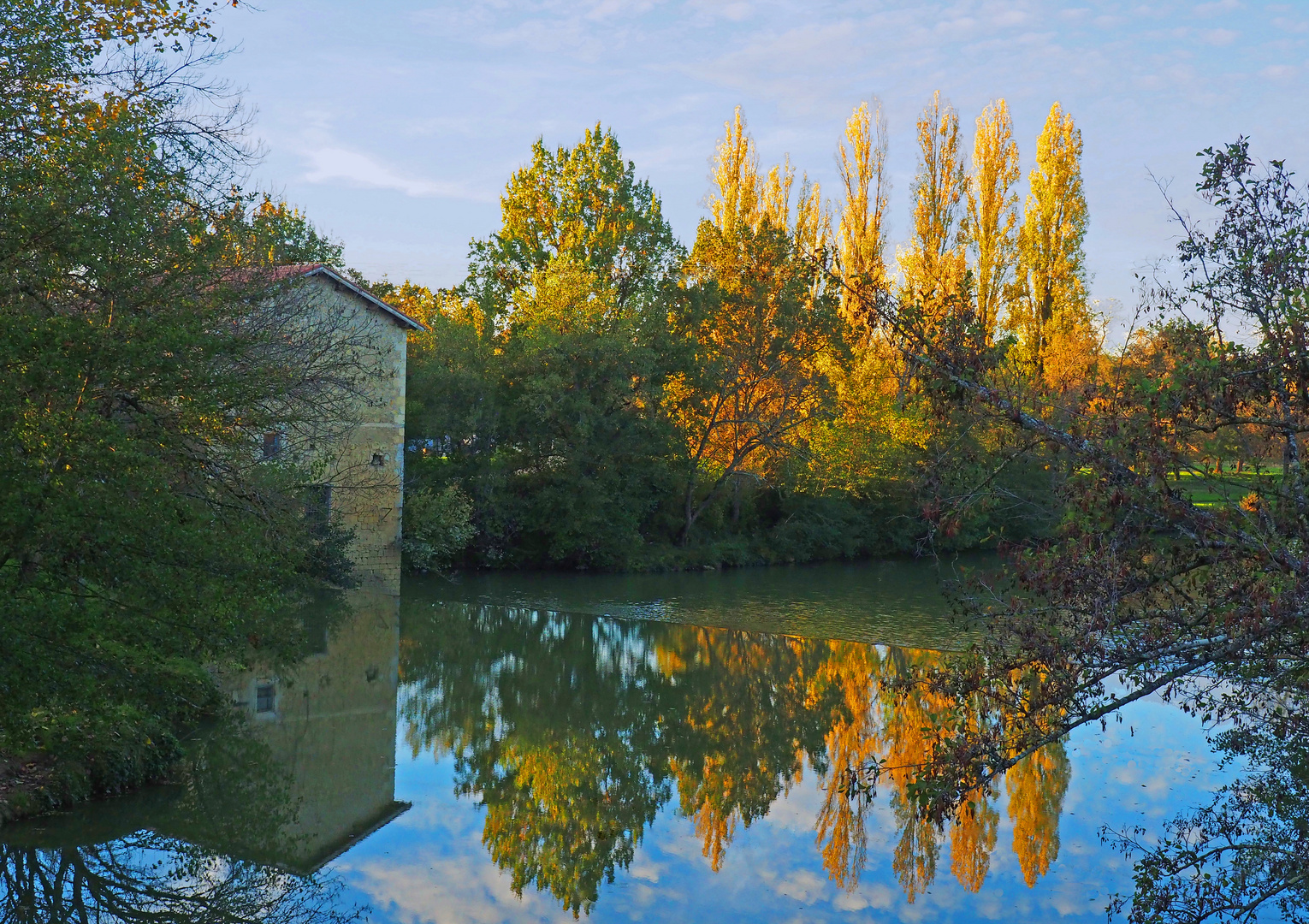 Le moulin de Gauge en couleurs automnales