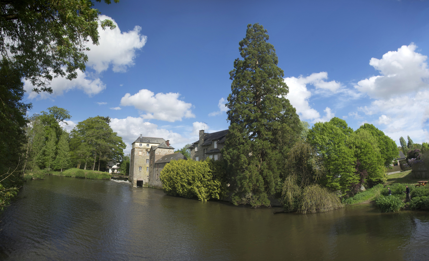 Le Moulin de l'Eperon sur les bords de la Seiche