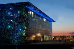 Le Mucem la nuit .