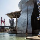 Le musée Guggenheim de Bilbao et le balayeur