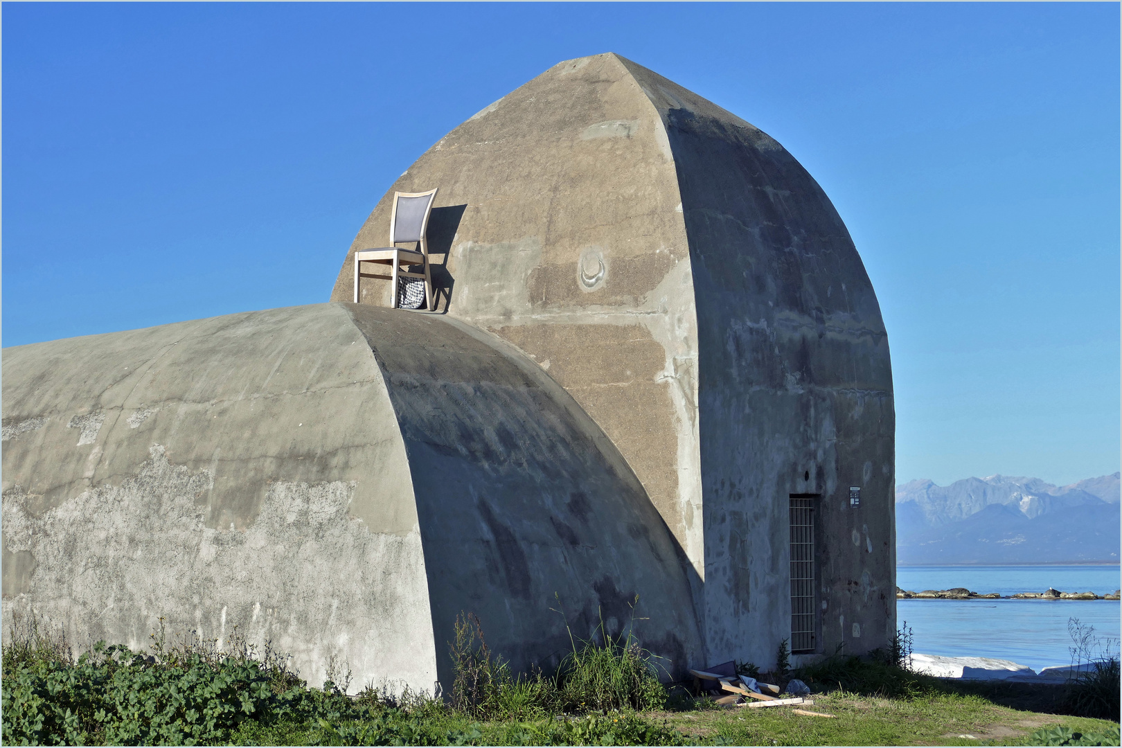 le mystére de la chaise .....sur le bunker