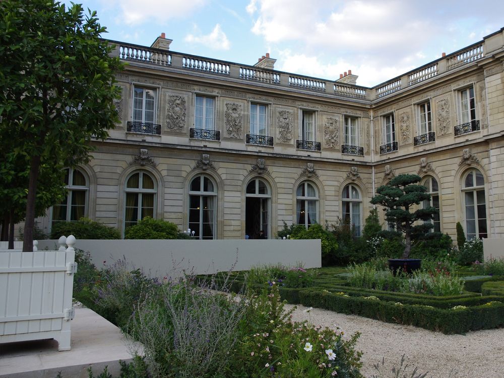 Le Palais de l' Elysée