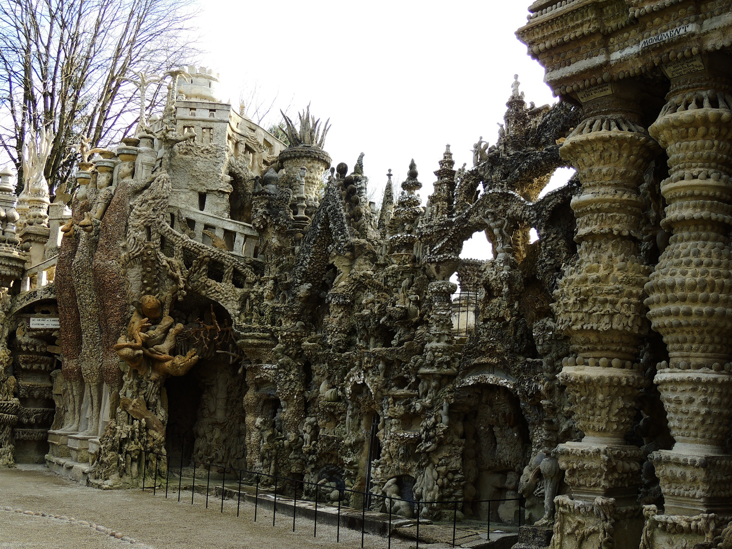 Le Palais idéal du facteur Cheval