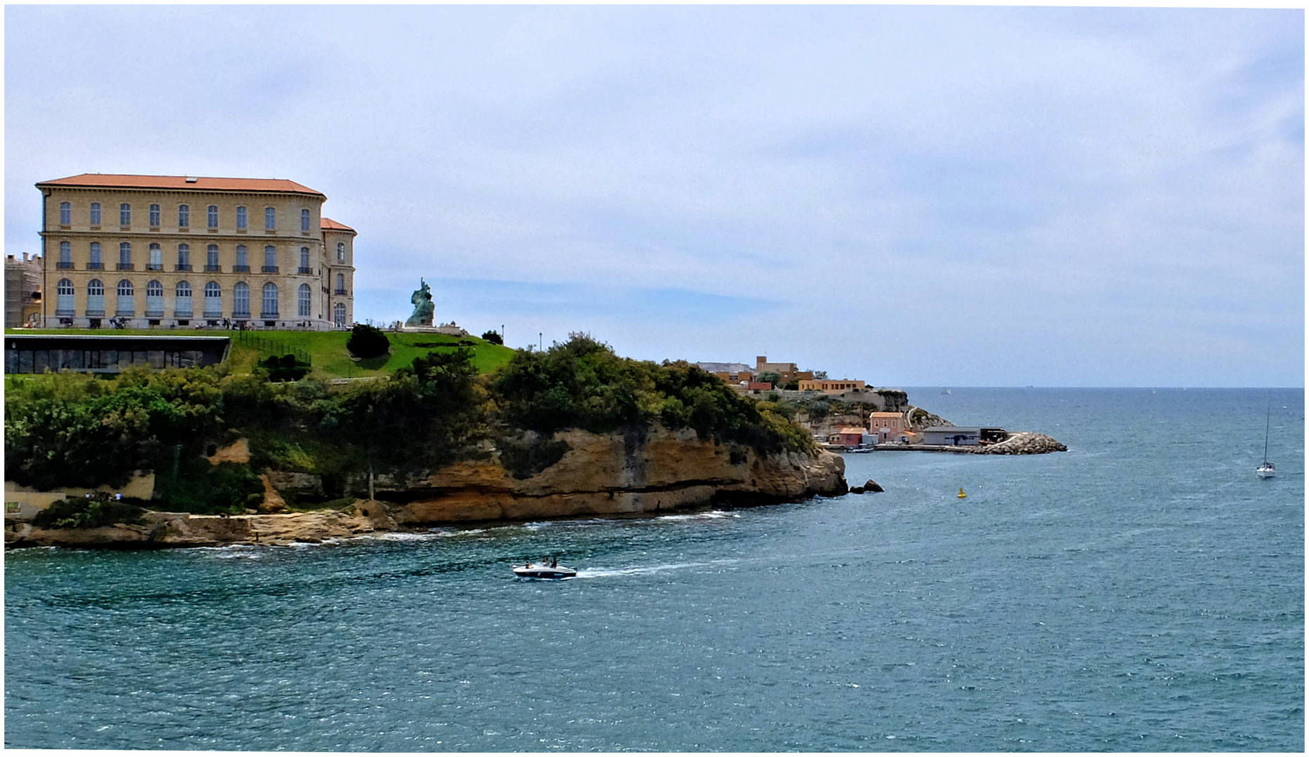 Le palais sur la mer