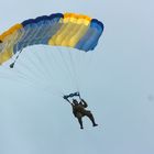 Le Parachutiste  sautant sur la Fière à Saint Mère-Eglise. Manche.