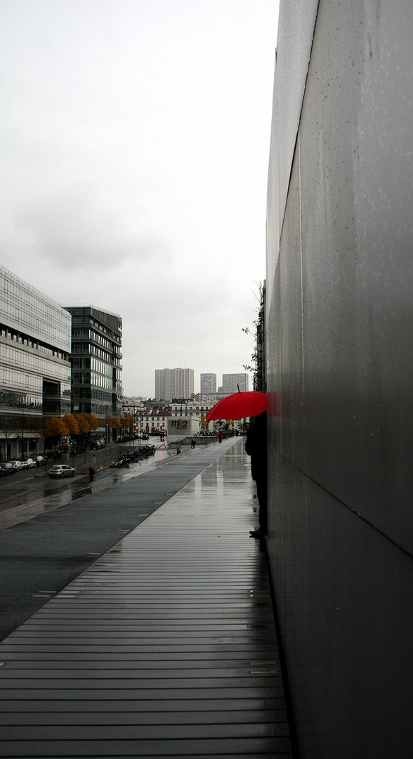 Le parapluie rouge