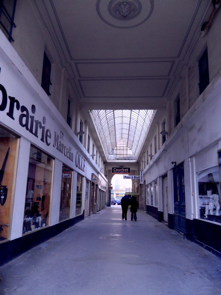 Le passage de la librairie Oller - Nimes