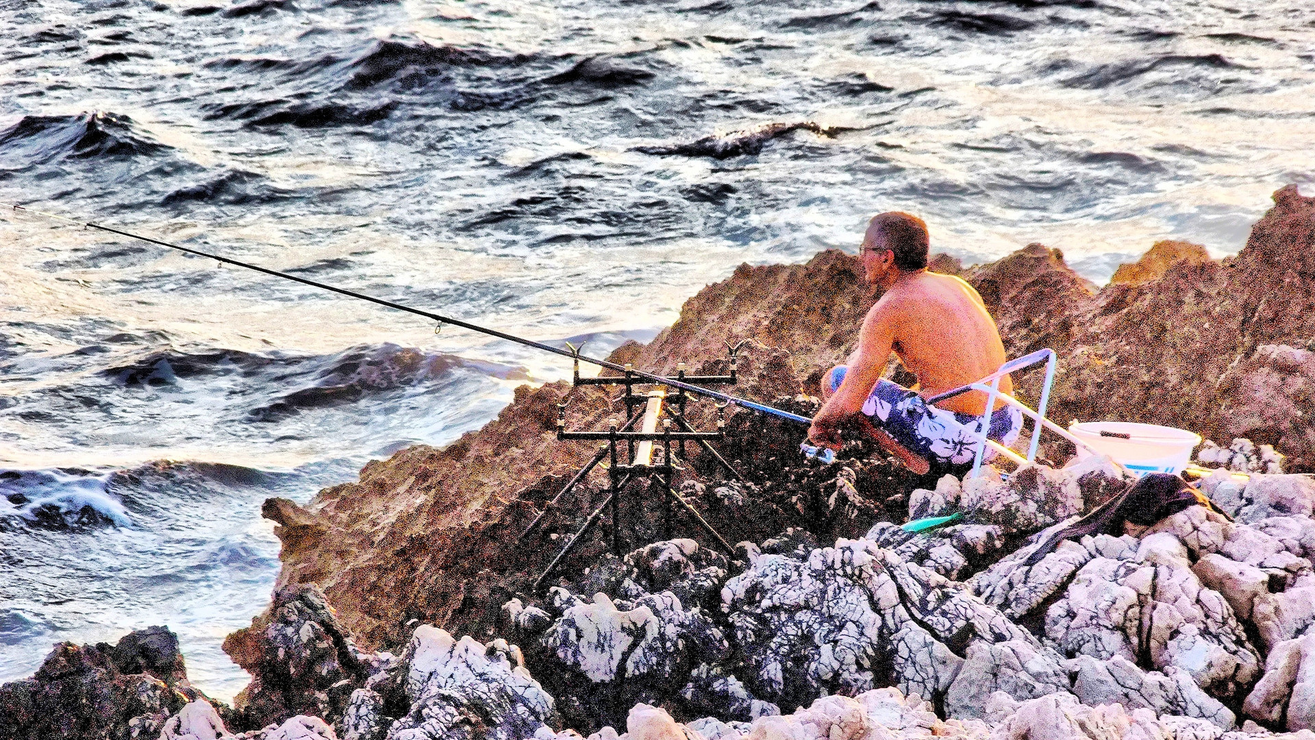 Le pêcheur des rochers