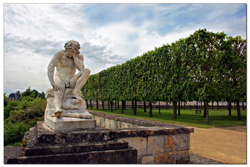 Le penseur au gourdin