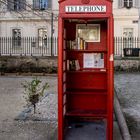 le petit arbre, les livres et le téléphone  