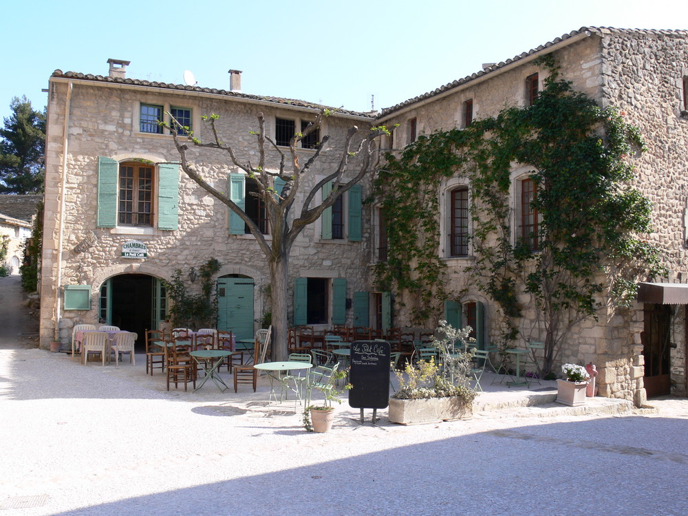 le petit café à Oppede le Vieux